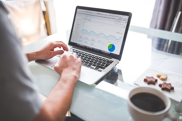 Startseite 12 stocksnap analytics 2618277 640